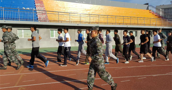 我校退役士兵为有志入伍学生进行体能、队列等方面实训 泰国东南亚3D彩票